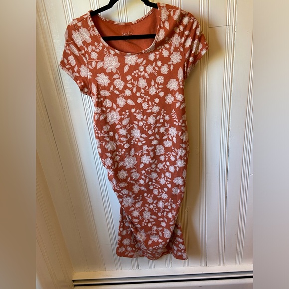 Target Ingrid And Isabel Flower Maternity Size M Scoop Dress - Picture 1 of 3